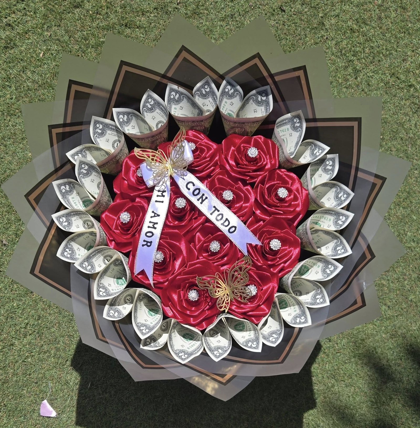 Ramo de Rosas Rojas y Billetes