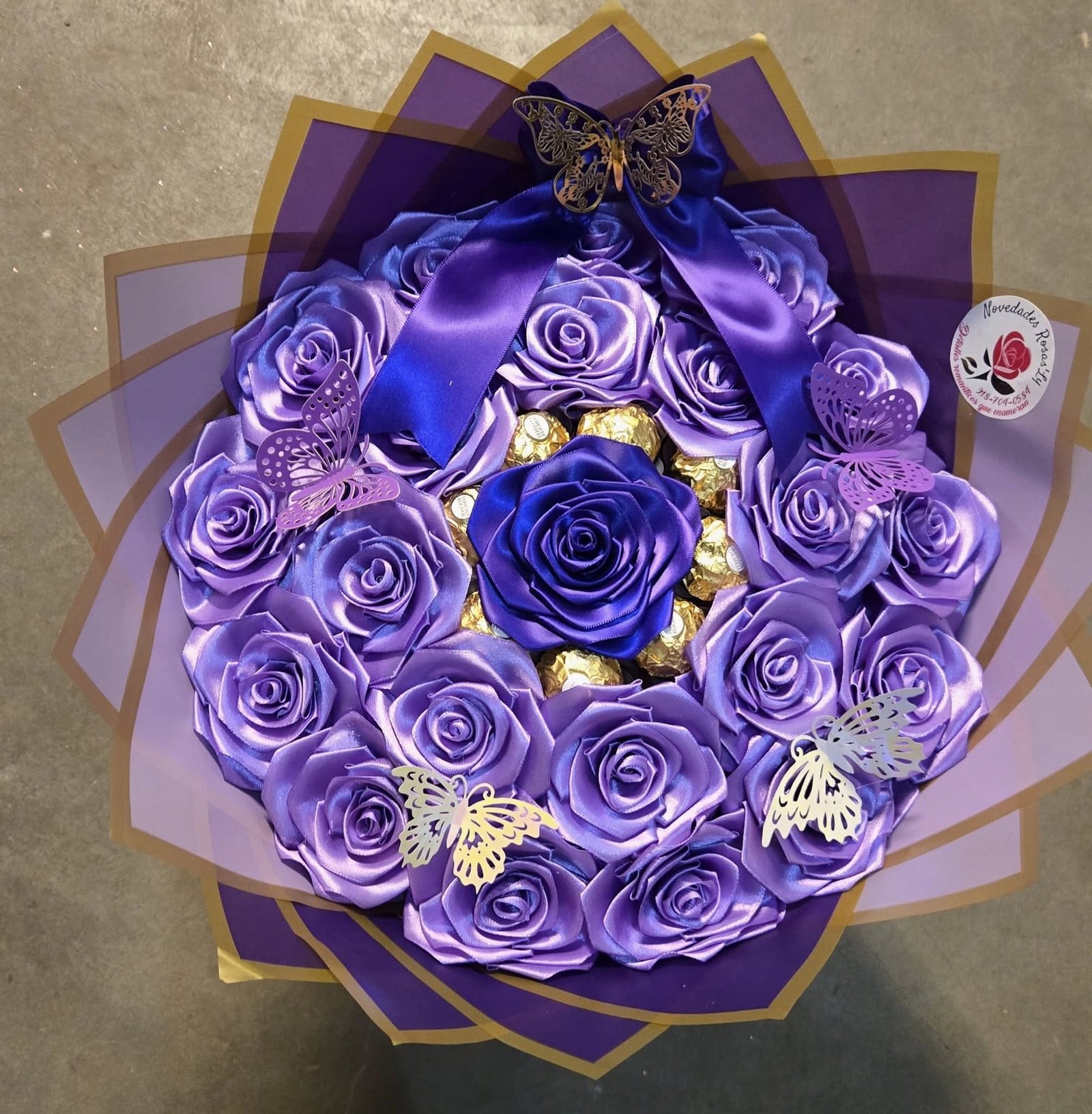 Ramo de 18 Rosa’s y chocolates