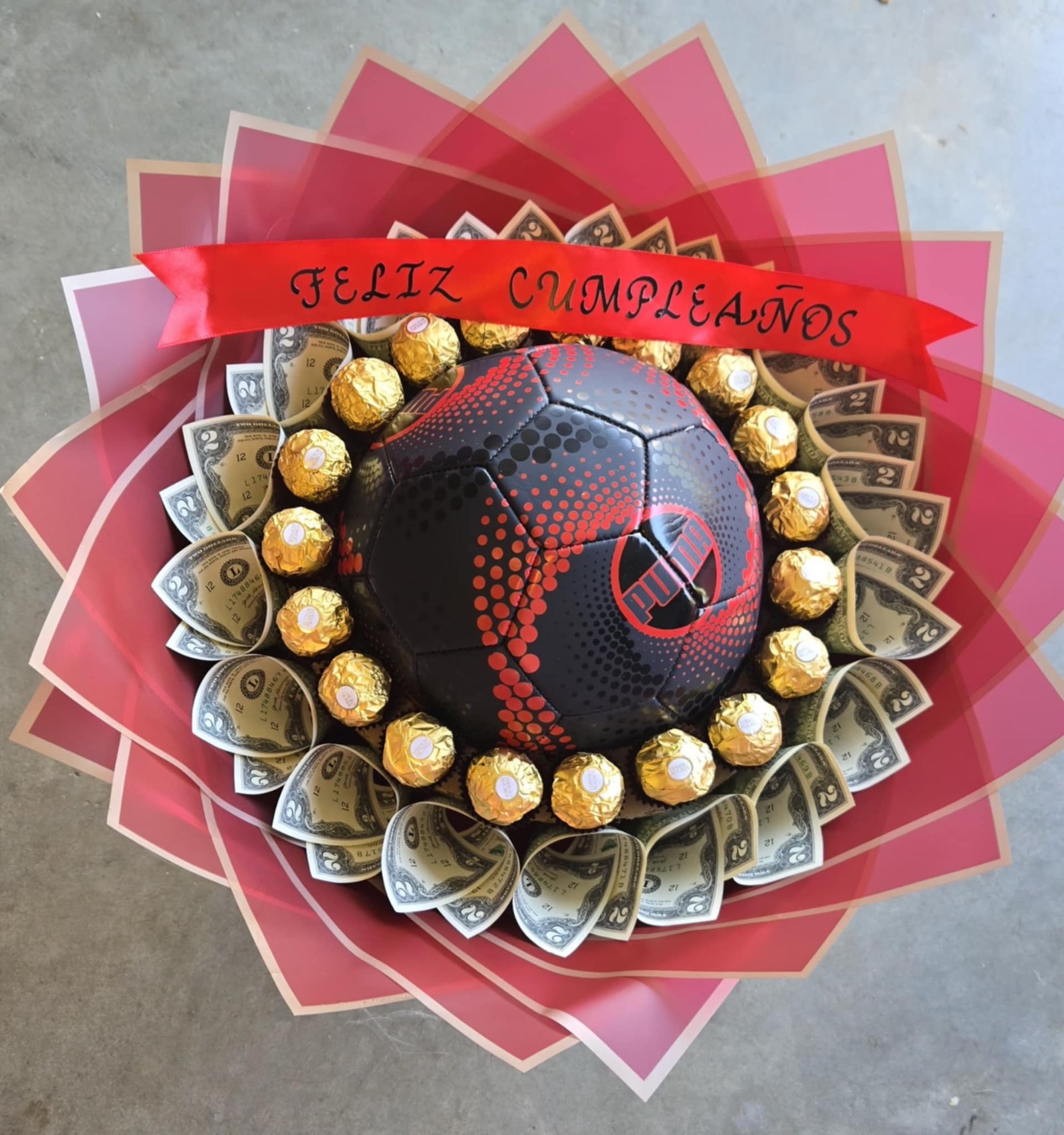 Ramos con Balon billetes y chocolates